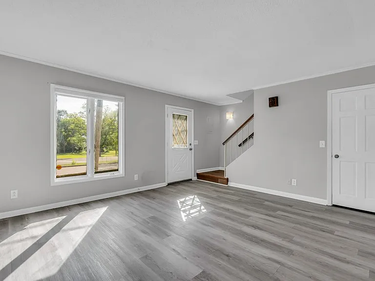 400 Forrest Blvd #26 — Photo 4