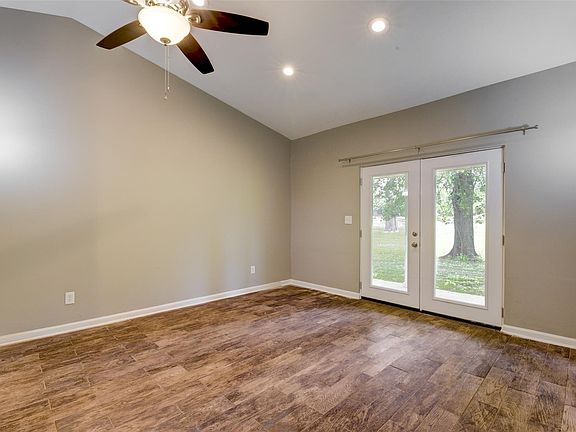 4th image of 3499 Balboa Cir #20