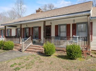 8464 Winding Knoll Ln, Mechanicsville, VA 23111