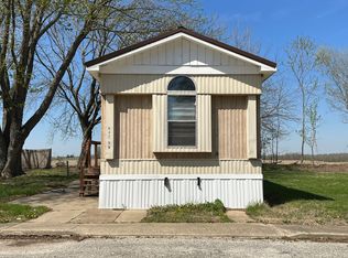 942 Sheffield Ln, Jacksonville, IL 62650