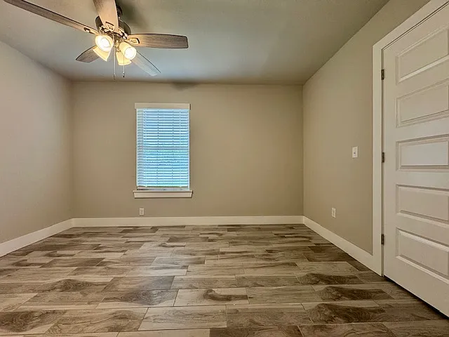 747 Austin Ave — Photo 9