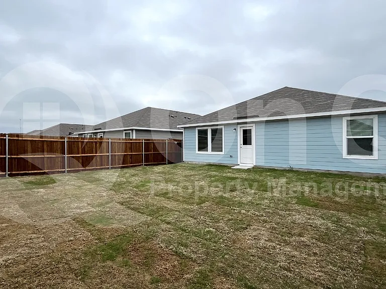 303 Ashbrook Way — Photo 24