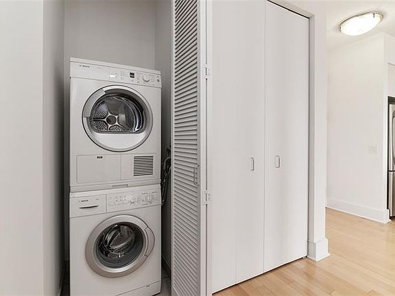 5th image of 4 Beacon Way APT 1507