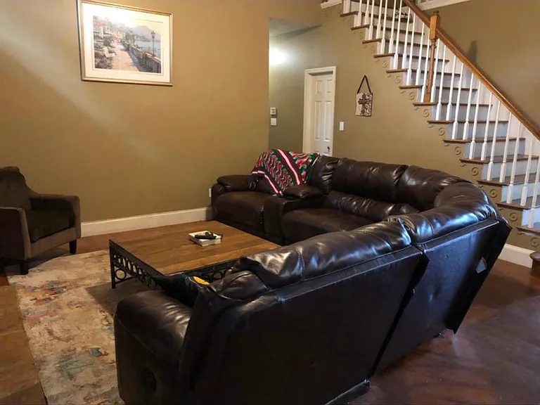 White Oak Dr — Photo 9
