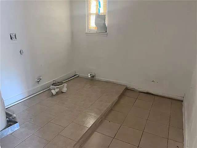 4 bed, 2.0 bath, 1400 sqft, $1,995 — Photo 4