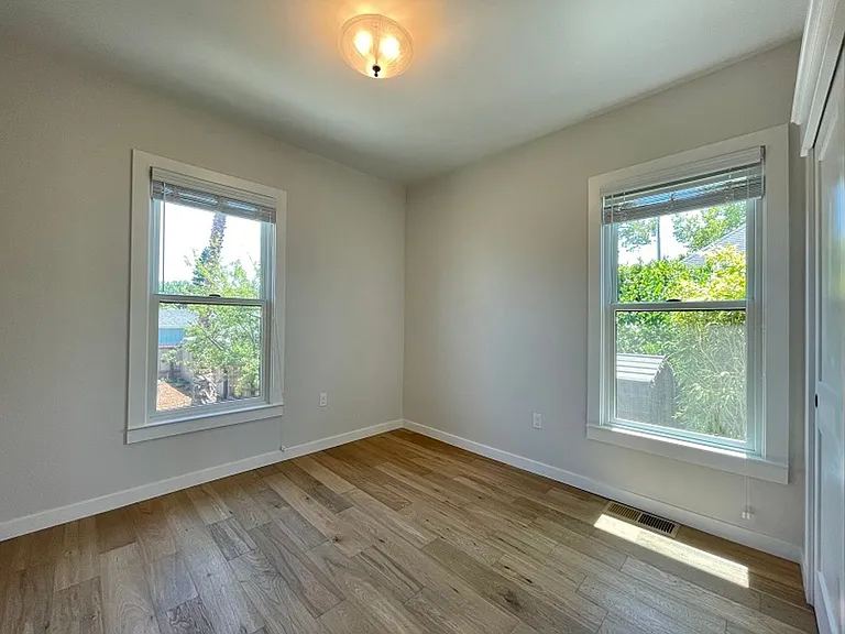 1027 Lincoln Ave — Photo 16