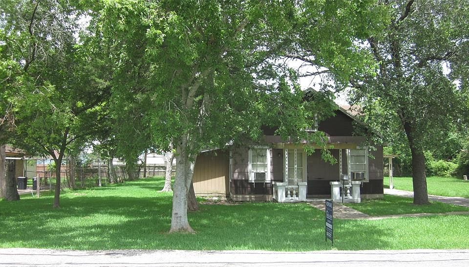1st image of 209 S Idaho St