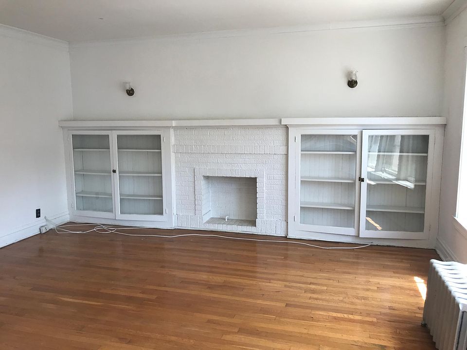 1st image of 2154 W Berteau Ave #1