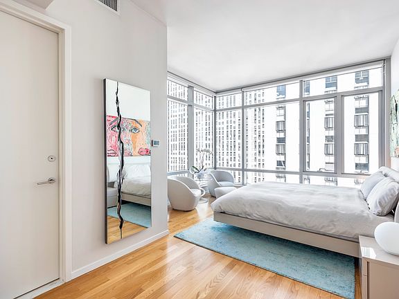 4th image of 18 W 48th St APT 30B