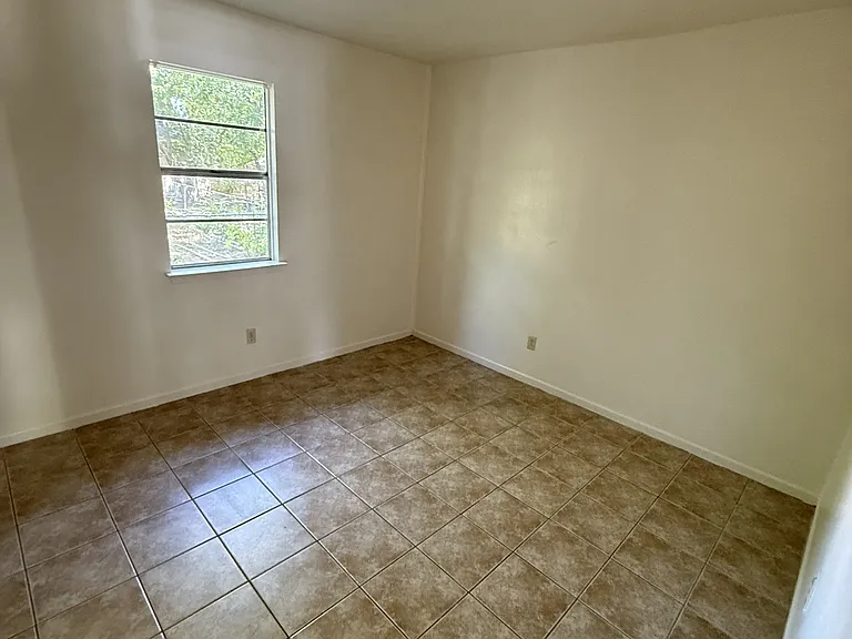 208 Veterans Ave #106 — Photo 7