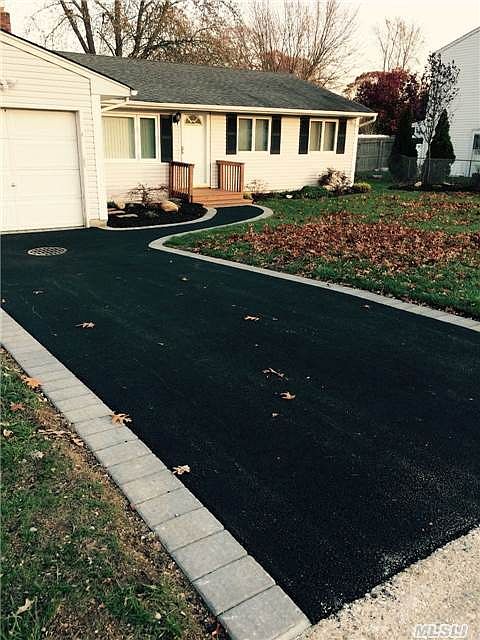 1st image of 31 Pamela Ln