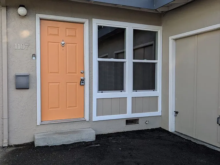 Vallejo Street, 1107 ** — Photo 1