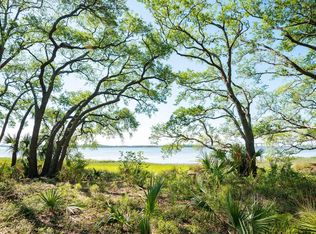 537 Old Compass Rd, Charleston, SC 29492