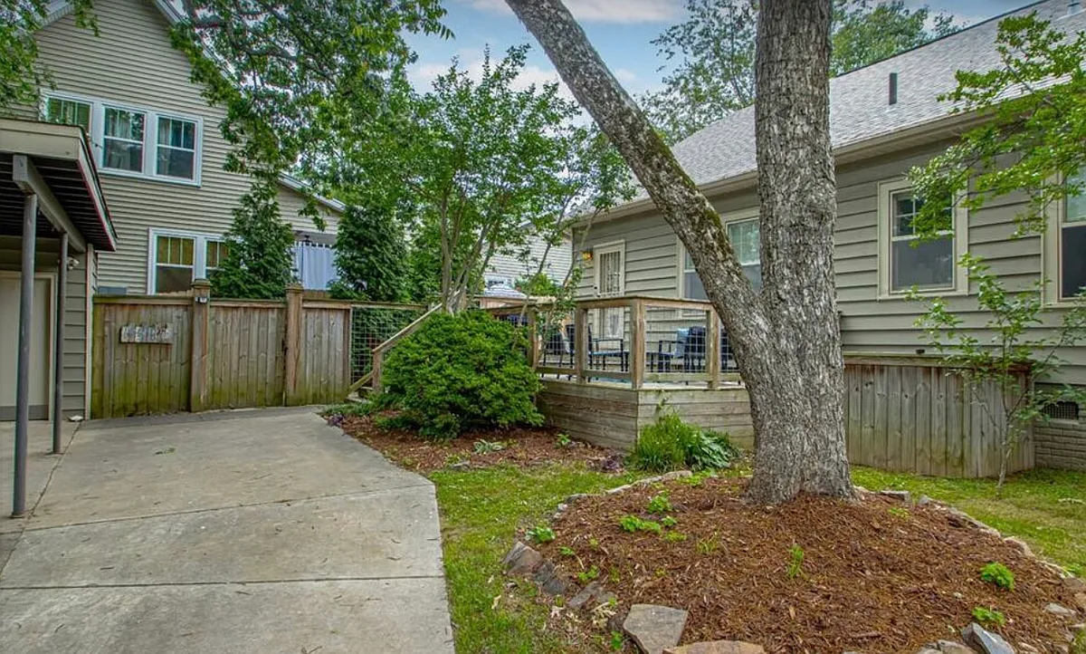 Building Photo - 5147 Cantrell Rd