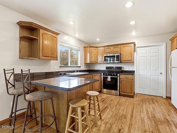 2nd image of 170 W Swiss Farm Way