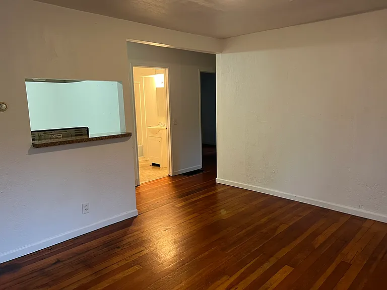 1329 Sherman Ave — Photo 6