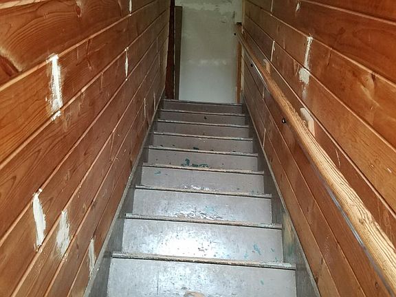3rd image of 712 N 5th St