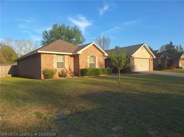 412 S 14th St, Lavaca, AR 72941