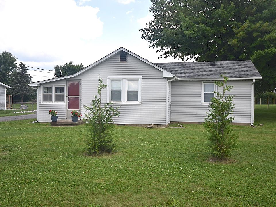 1st image of 857 N County Road 900 E