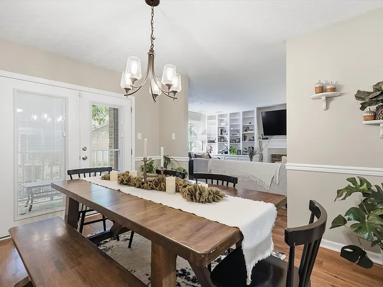 8611 Old Carriage Ct — Photo 19