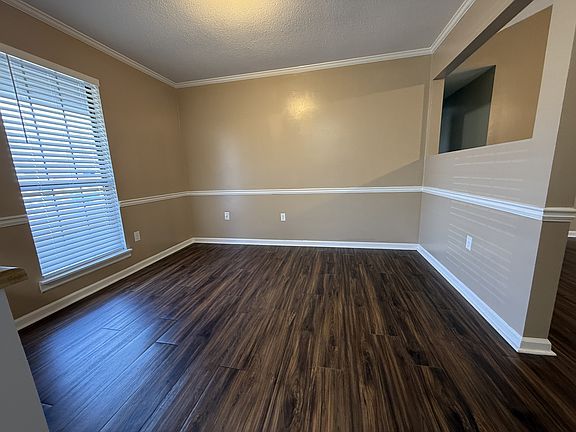 4th image of 4082 Spencer St