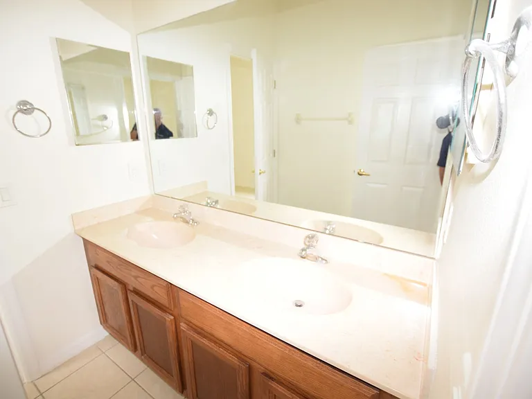 2604 Lutza Way — Photo 32