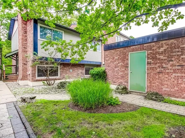 1580 Kerns Rd #1, Burlington, ON L7P 3A7