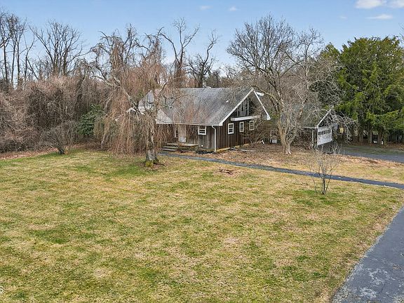 3rd image of 450 Burlington Road