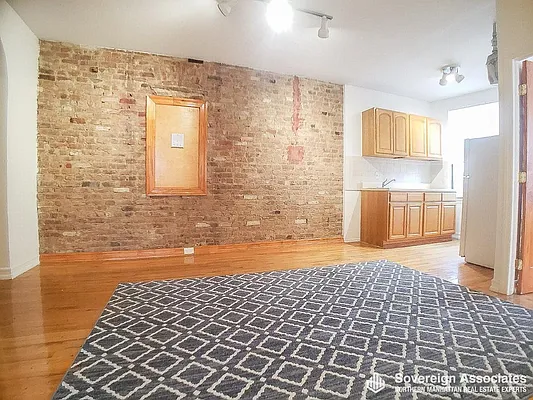 Rented by Sovereign Associates | media 11