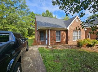 2407 Ashton Park Ln, Burlington, NC 27215