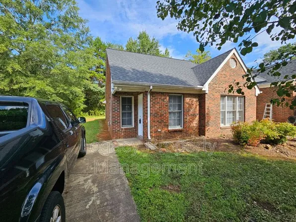 2407 Ashton Park Ln, Burlington, NC 27215