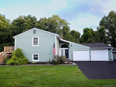 3 Country Club Dr, Baltic, CT, 06330