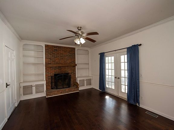 5th image of 151 W Webster St