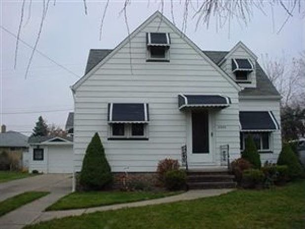 1st image of 3324 Parklane Dr