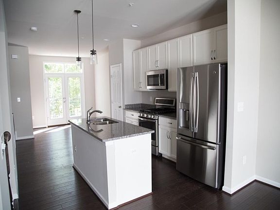 4th image of 115 Lejeune Way