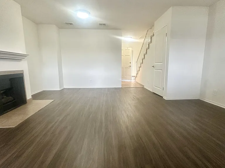 Terrace Trousdale Apartments — Photo 49