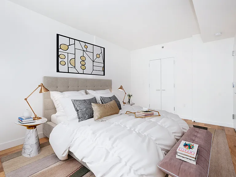 411 W 35th St #5T — Photo 4