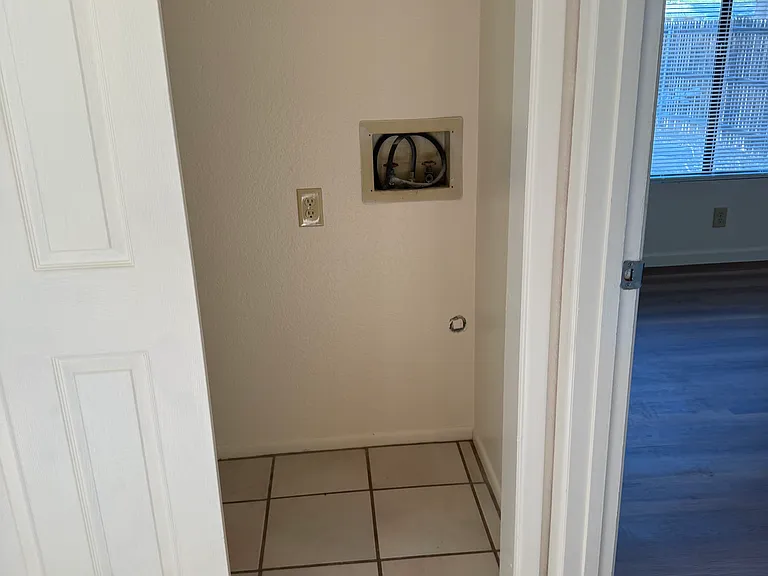 2101 N Belvedere Ave — Photo 8