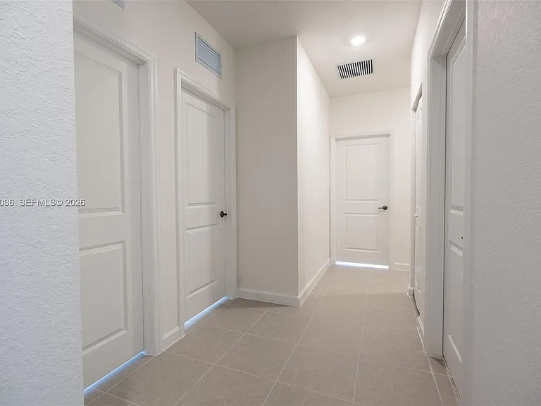 2485 SE 29th Dr — Photo 36
