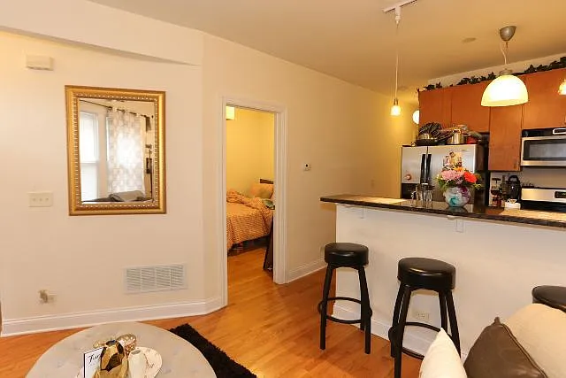 1738 W Altgeld St #F2 — Photo 8