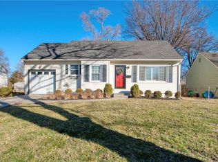 5210 W 49th Ter, Roeland Park, KS 66205