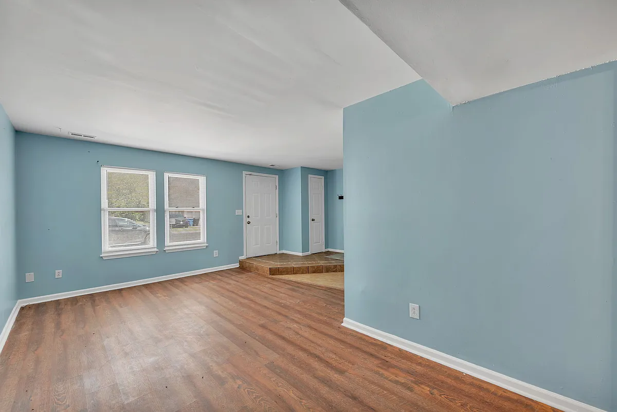 Building Photo - 717 Wolftrap Ln