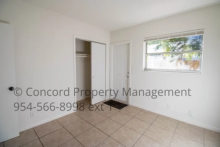 835 SW 4th St #3 — Photo 7