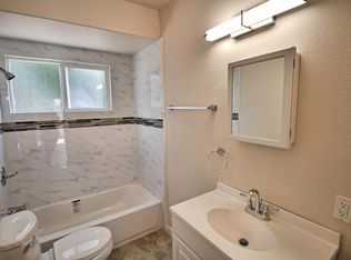 7101 Rugby Ave #L, Huntington Park, CA 90255