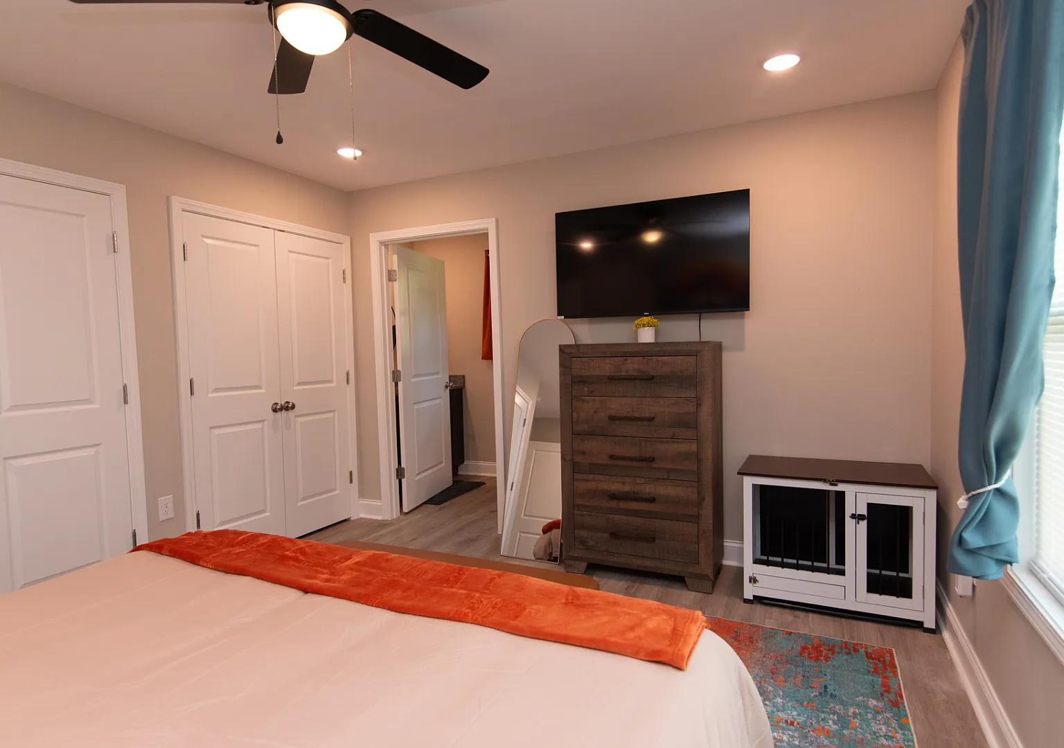 6 bed, 2808 sqft, $5,200 — Photo 3
