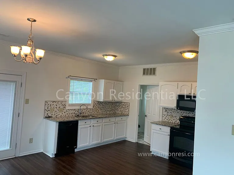 2518 Renard Rd — Photo 3