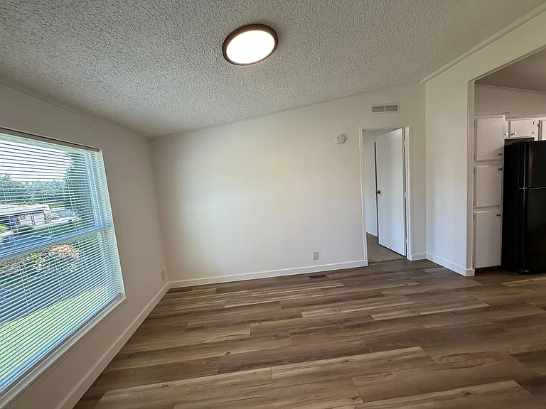 116 SE 8th St #26 — Photo 12