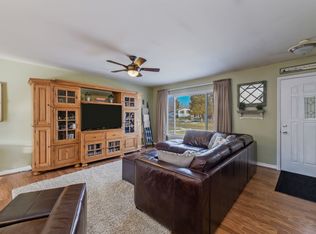 29 Greenfield Rd, Montgomery, IL 60538