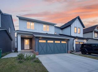 48 W Willow Grn SW, Airdrie, AB T4B 5M3