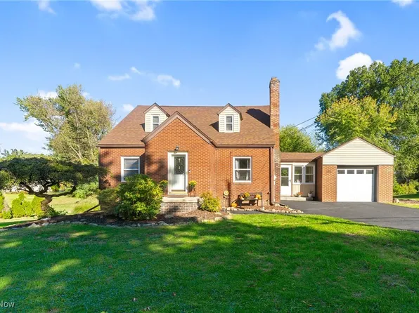 3317 Beechwood Dr, Hubbard, OH 44425